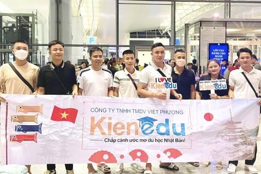 KIẾN EDUCATION TIỄN ĐOÀN HỌC SINH KÌ THÁNG 7/2023